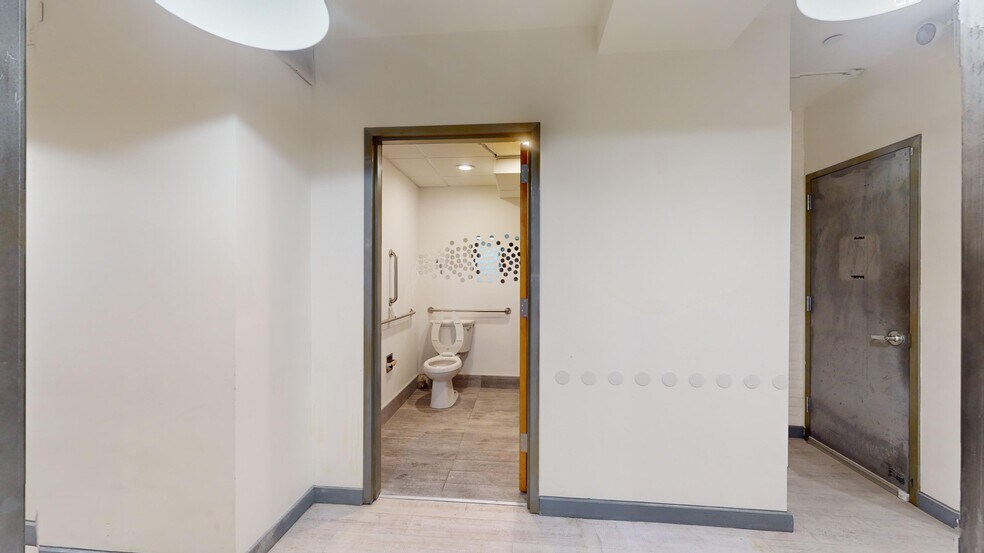 More Photos Of 20 Warren St, New York Medical For Lease