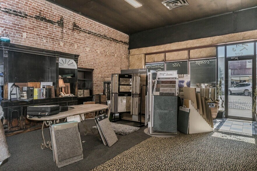 More Photos Of 322 Denrock Ave, Dalhart General Retail For Sale