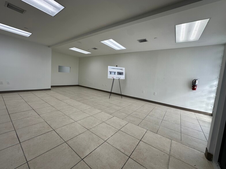 More Photos Of 7212-7282 NW 33rd St, Miami Unknown For Lease