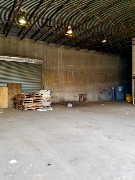 More Photos Of 436 Spencer St, Staten Island Warehouse For Sale