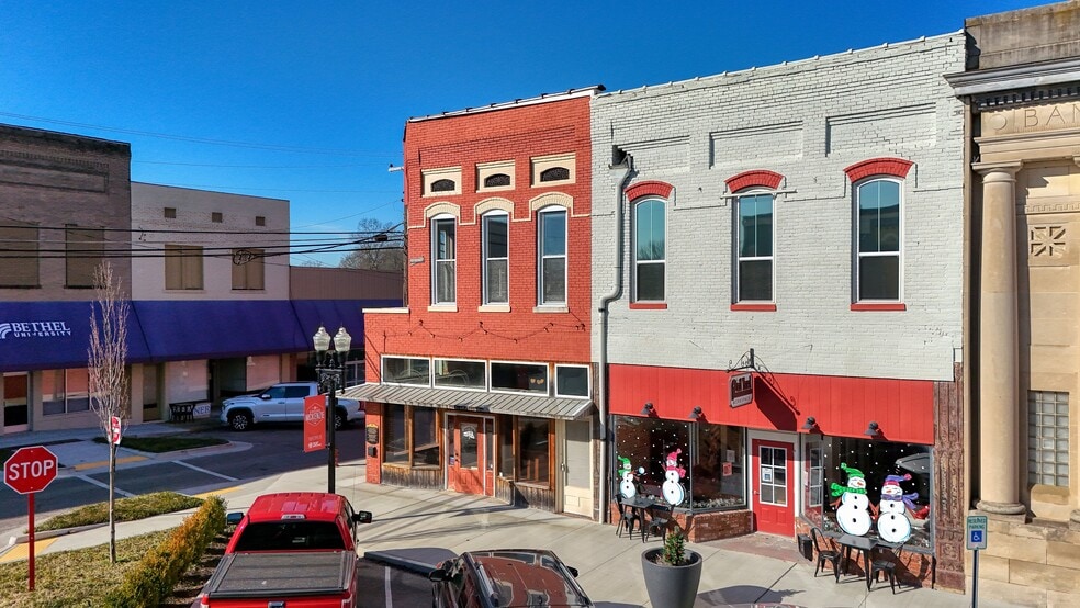 More Photos Of 17 Broadway St, McKenzie Storefront For Sale