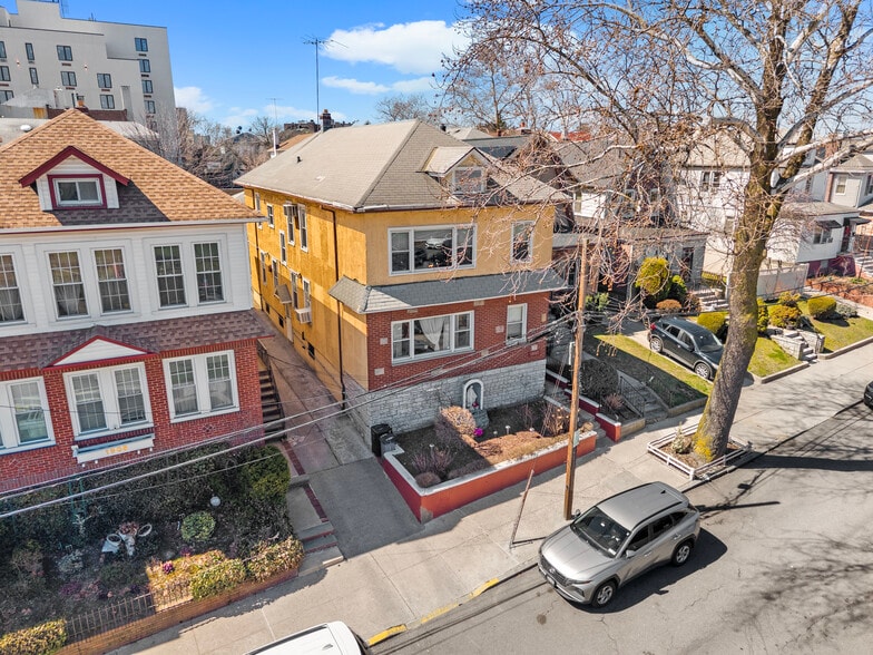 More Photos Of 1807 Willow Ln, Bronx Apartments For Sale