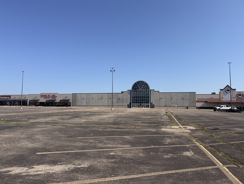 Primary Photo Of 6610-6840 W Kellogg Dr, Wichita Storefront For Lease