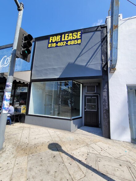 Primary Photo Of 438 N Fairfax Ave, Los Angeles Storefront For Lease