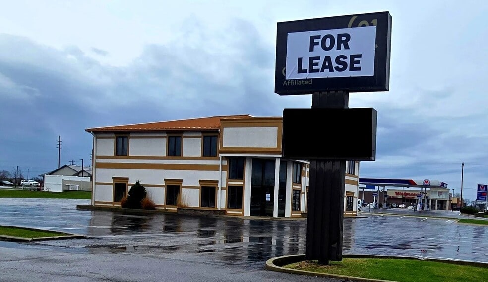 More Photos Of 8080 E 109th Ave, Crown Point Office Residential For Lease