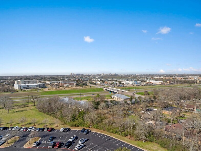 More Photos Of 2425 Earl Rudder Fwy S, College Station Office For Lease