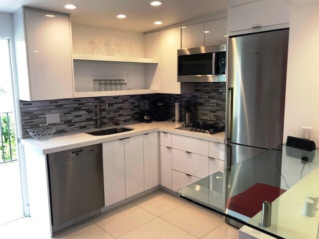 More Photos Of 560-562 S Indian Canyon Dr, Palm Springs Storefront Retail Residential For Lease