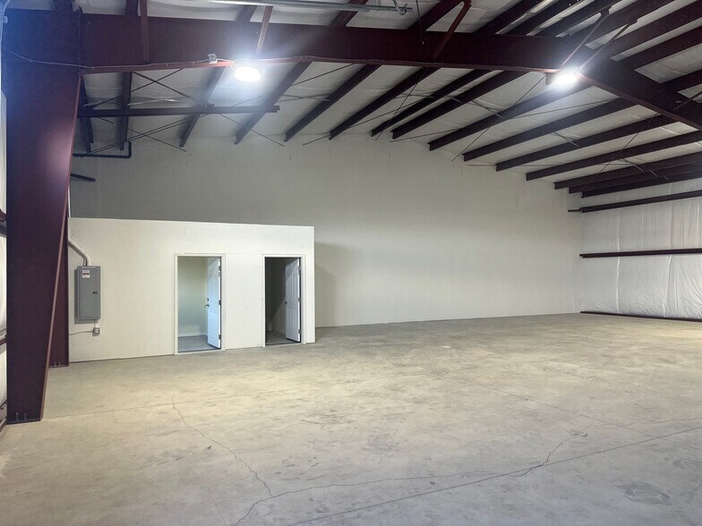 More Photos Of 1843 NW Mill st, Madras Unknown For Lease