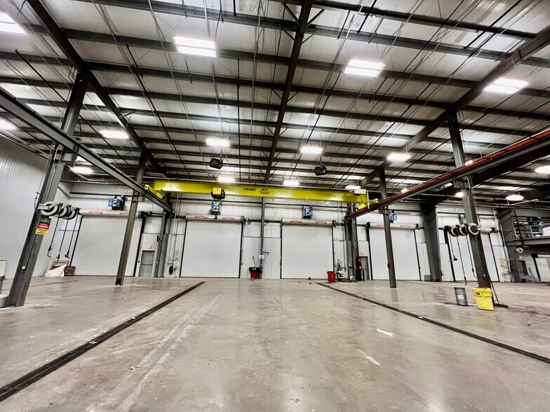 More Photos Of 220 N Sara Rd, Oklahoma City Service For Lease