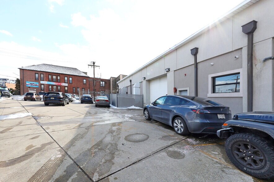 More Photos Of 174 Main Ave, Wallington Warehouse For Sale