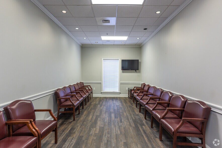 More Photos Of 2308 Palmyra Rd, Albany Medical For Lease