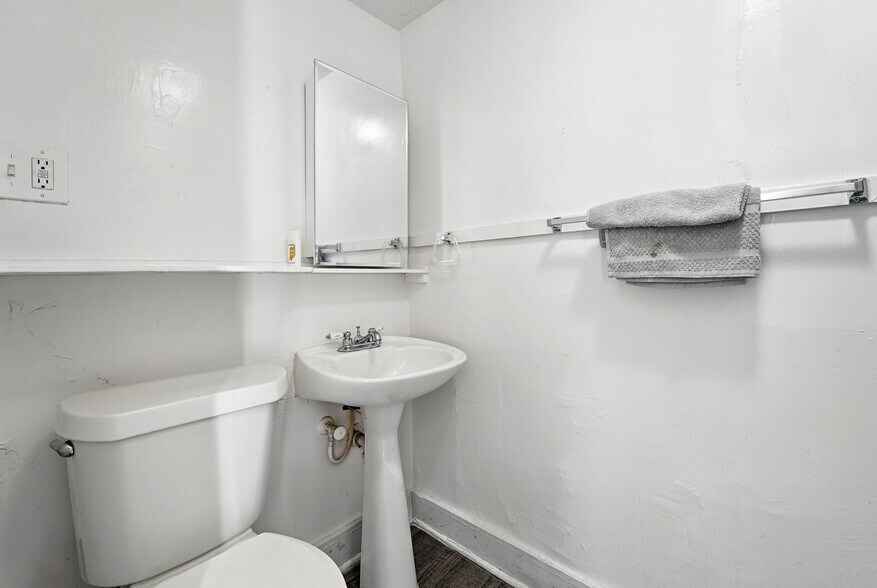 More Photos Of 3620-3626 W Colorado Ave, Colorado Springs Apartments For Sale