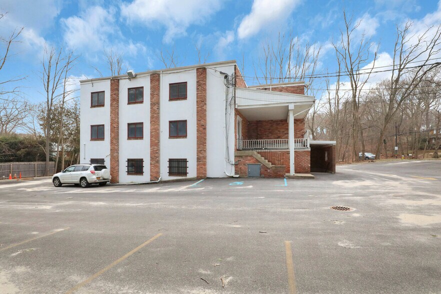 More Photos Of 103 Fort Salonga Rd, Northport Office For Sale