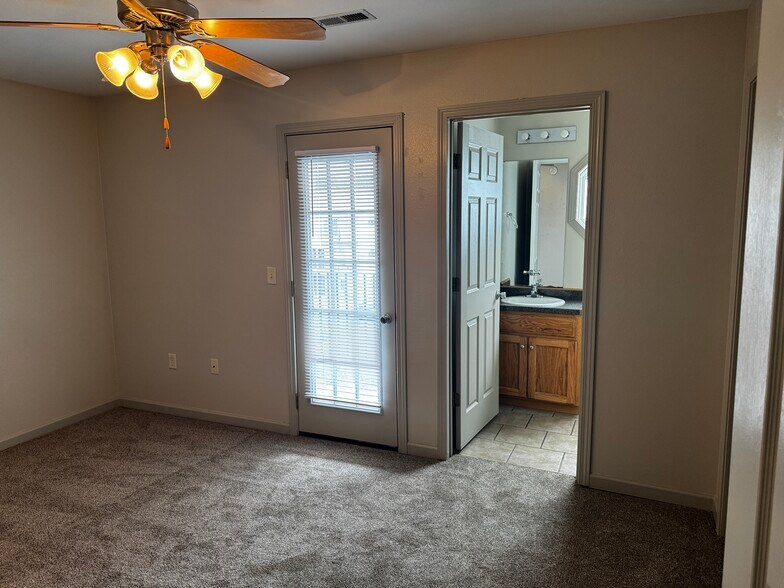 More Photos Of 1325 S Lillian Ave, Bolivar Apartments For Sale