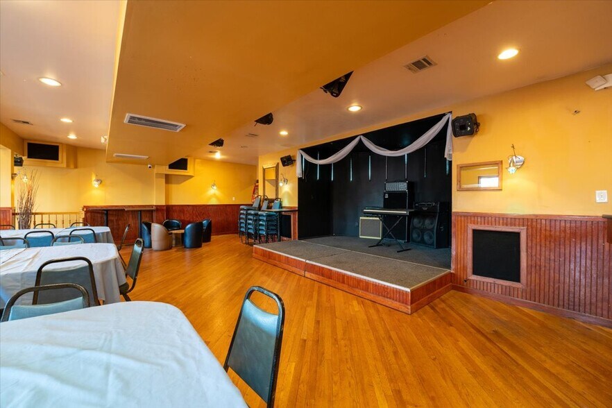 More Photos Of 217-219 Frelinghuysen Ave, Newark General Retail For Sale