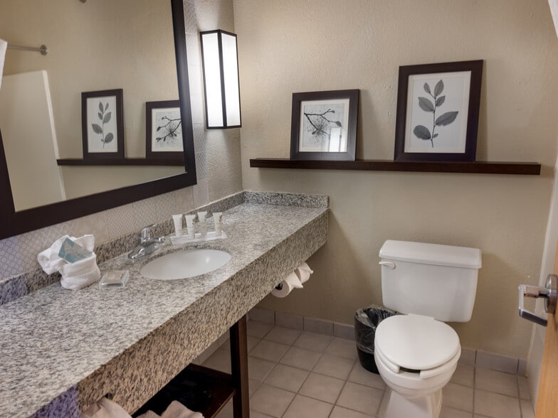 More Photos Of 664 Chase Blvd, Sidney Hotel For Sale