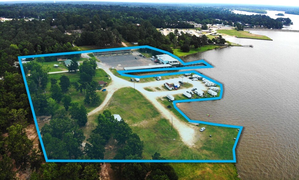 More Photos Of 371 Navaho Trl, Onalaska Trailer Camper Park For Sale