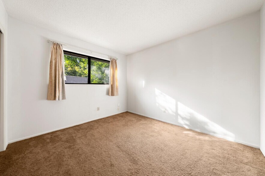 More Photos Of 5743 Woodleigh Dr, Carmichael Multifamily For Sale