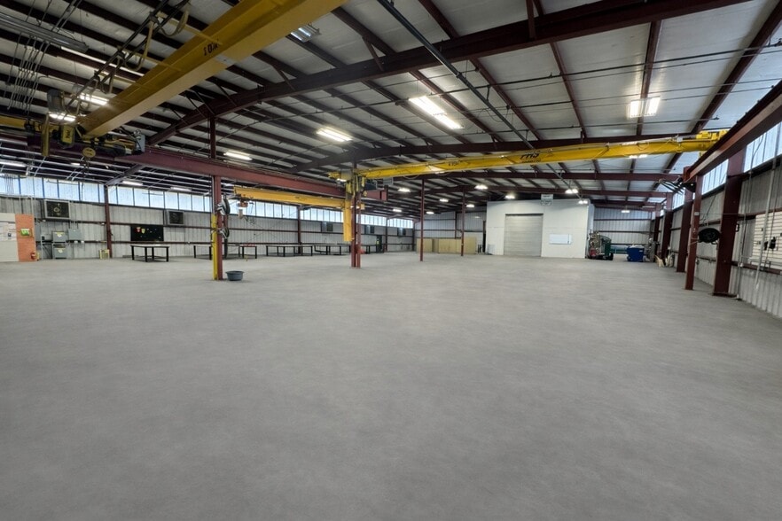 More Photos Of 399 Prairie Industrial Pky, Mulberry Warehouse For Sale