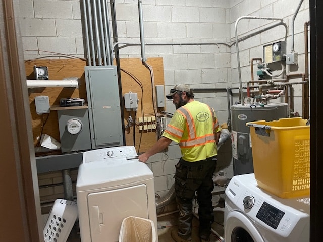 More Photos Of 421 5th St, Centuria Office For Sale