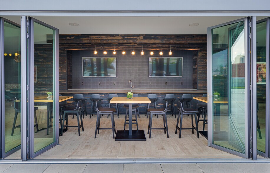 More Photos Of 1140 N Wells St, Chicago Apartments For Lease