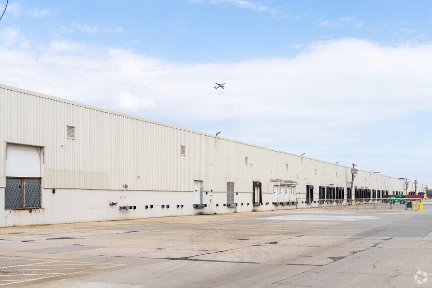 More Photos Of 3501 Mount Prospect Rd, Franklin Park Industrial For Sale