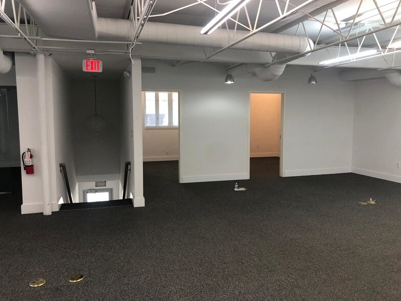 More Photos Of 4565 Ponce de Leon Blvd, Coral Gables Office For Lease