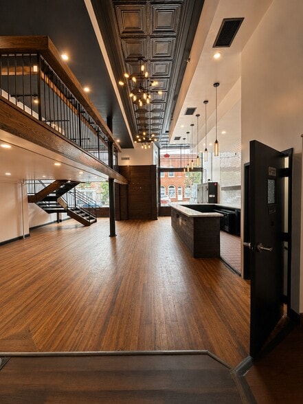More Photos Of 1717 E Franklin St, Richmond Storefront Retail Residential For Sale