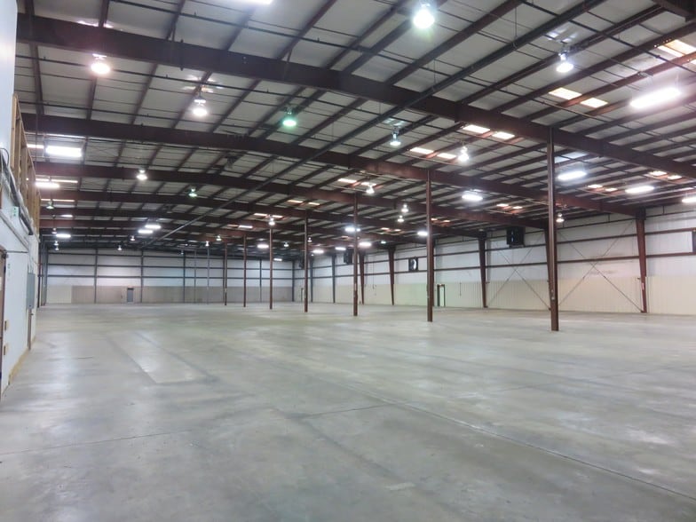 More Photos Of 3601 Parkway Blvd, Leesburg Distribution For Lease