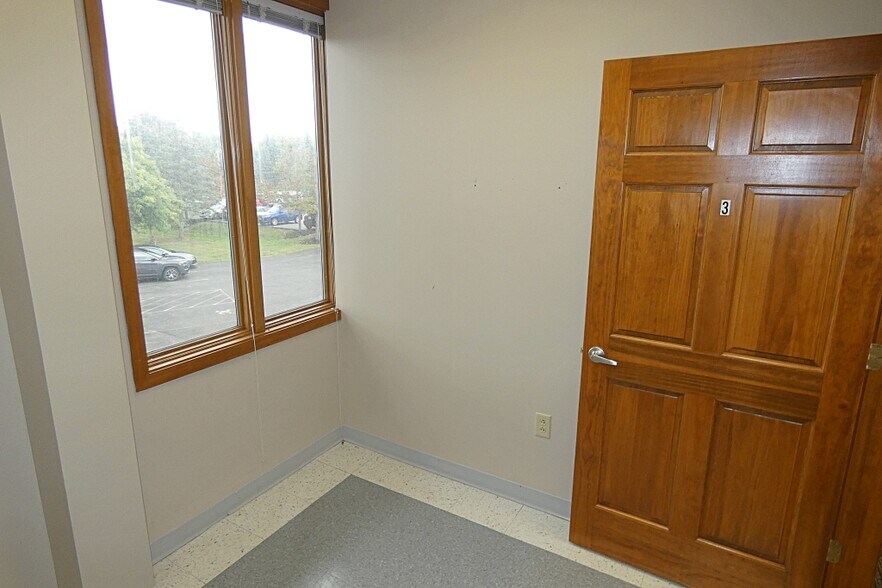 More Photos Of 1829 Maple Rd, Williamsville Medical For Lease