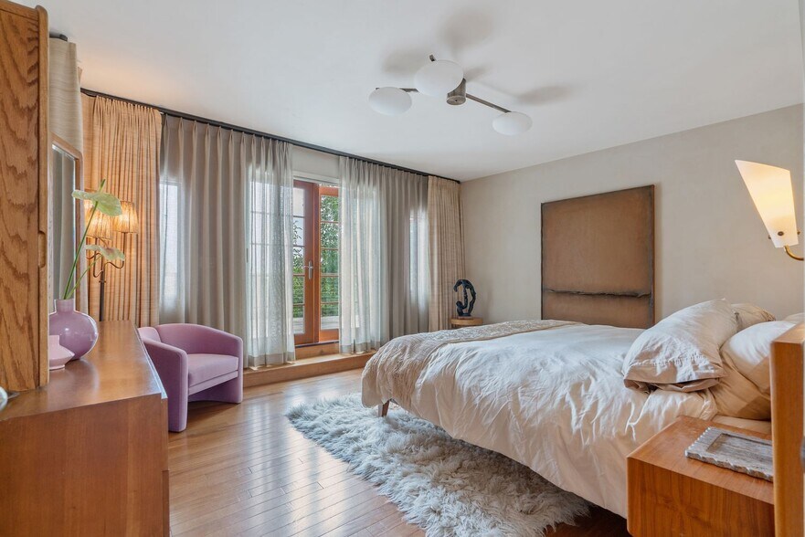 More Photos Of 1964 Vestal Ave, Los Angeles Office Residential For Sale