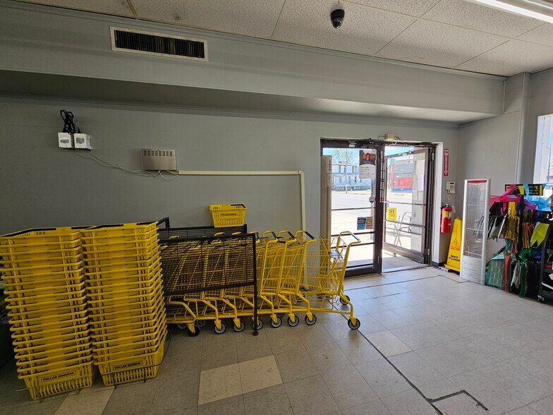 More Photos Of 1308 Washington Ave, Cairo Freestanding For Sale