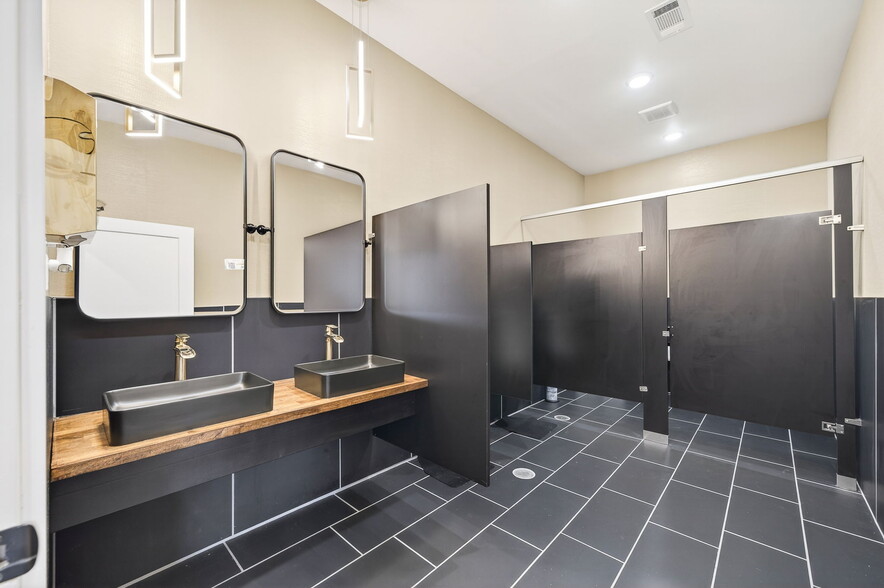 More Photos Of 1249 Gulf Rd, Spencer Golf Course Driving Range For Sale
