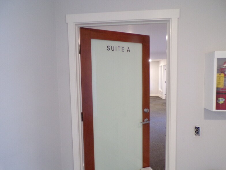 More Photos Of 116 E 25th Ave, San Mateo Storefront Retail Office For Lease