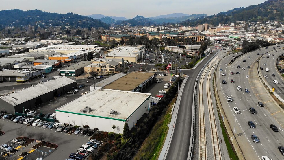 More Photos Of 654 Irwin St, San Rafael Service For Lease