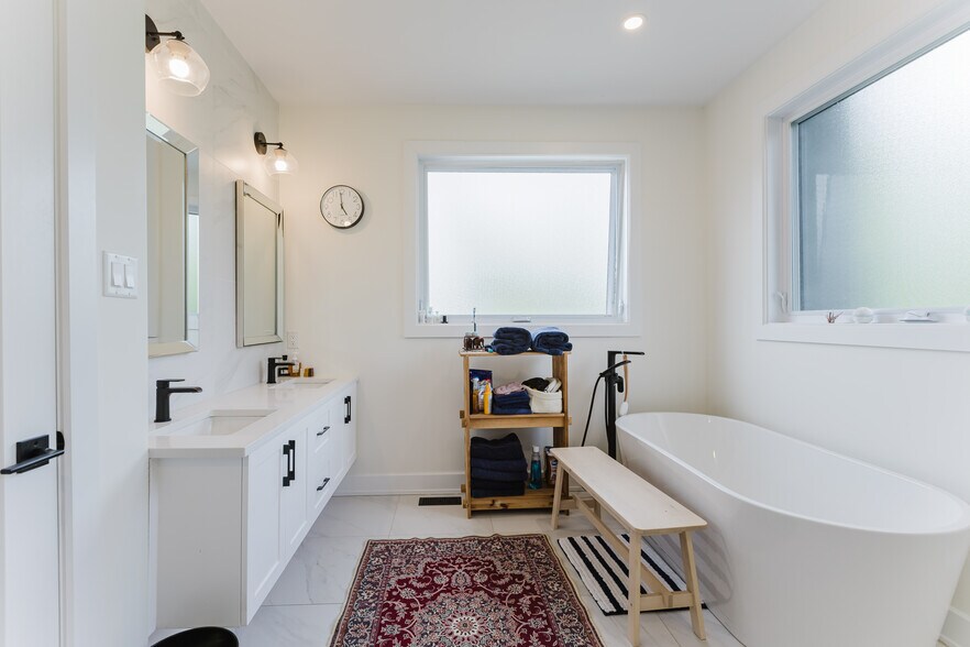 More Photos Of 62 Columbus Av, Ottawa Multifamily For Sale