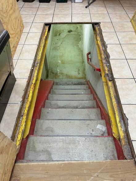 More Photos Of 11122 E 71st St, Tulsa Freestanding For Sale