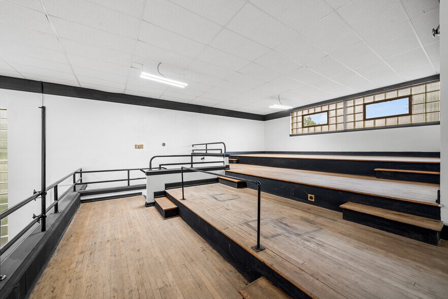 More Photos Of 379 Cherry St, Pottstown Flex For Lease