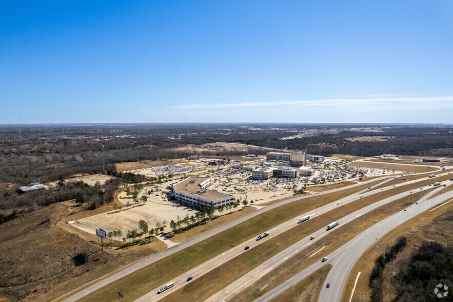 More Photos Of 4616 S US Highway 75, Denison Medical For Lease