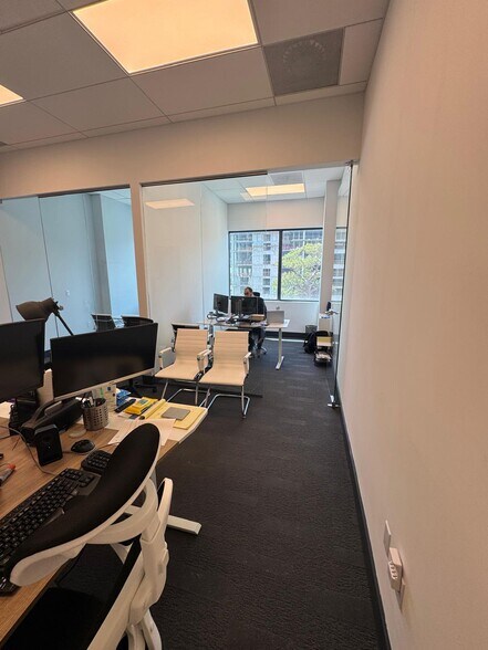 More Photos Of 19790 W Dixie Hwy, Aventura Office For Lease