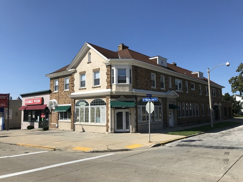 More Photos Of 6100 W Bluemound Rd, Wauwatosa Storefront Retail Residential For Lease