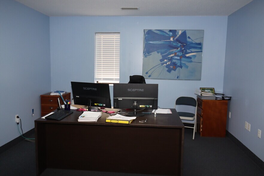 More Photos Of 2335 Columbia Hwy, Pulaski Office For Sale