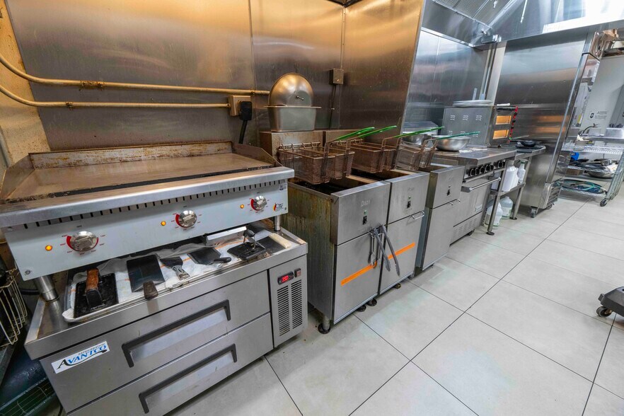 More Photos Of 1368 Ocean Shore Blvd, Ormond Beach Restaurant For Sale