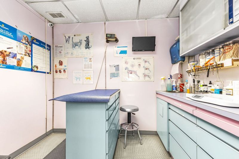 More Photos Of 9518 Avenue L, Brooklyn Storefront Retail Office For Sale