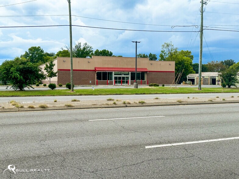 More Photos Of 4300 Vanderbilt Rd, Birmingham Freestanding For Sale