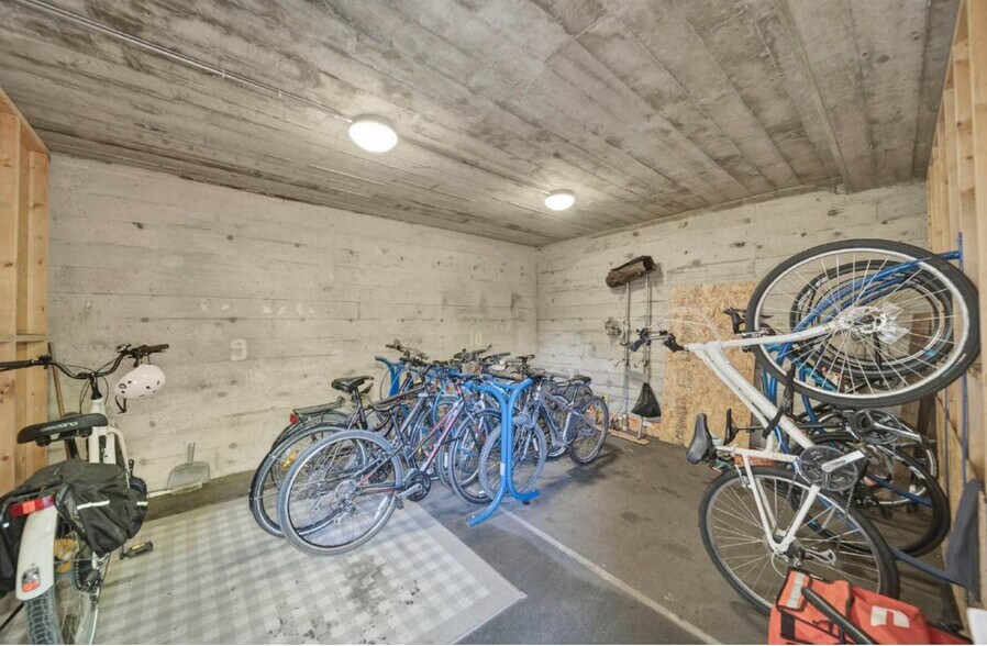 More Photos Of 3719 W 8th Av, Vancouver Apartments For Sale