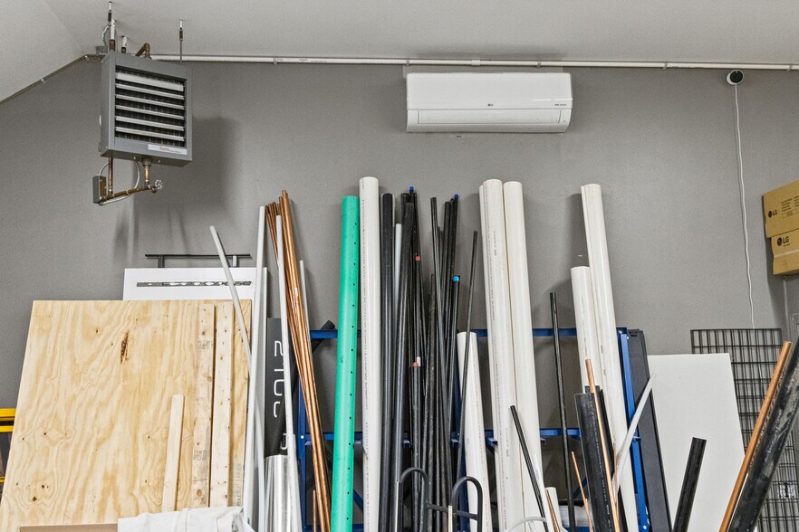 More Photos Of 2108 Broadway, South Portland Light Distribution For Sale