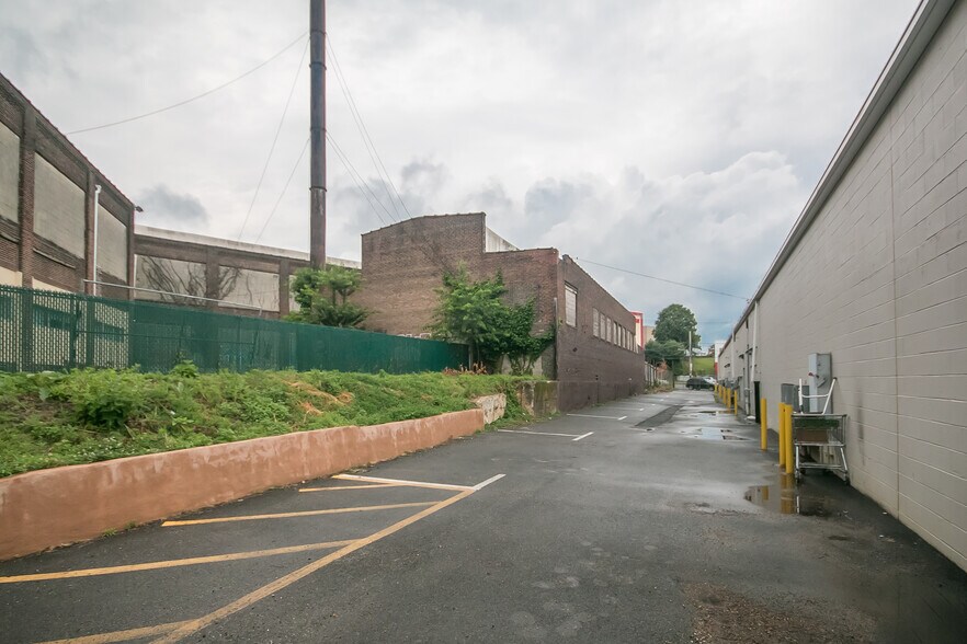 More Photos Of 432 W Allegheny Ave, Philadelphia Warehouse For Sale