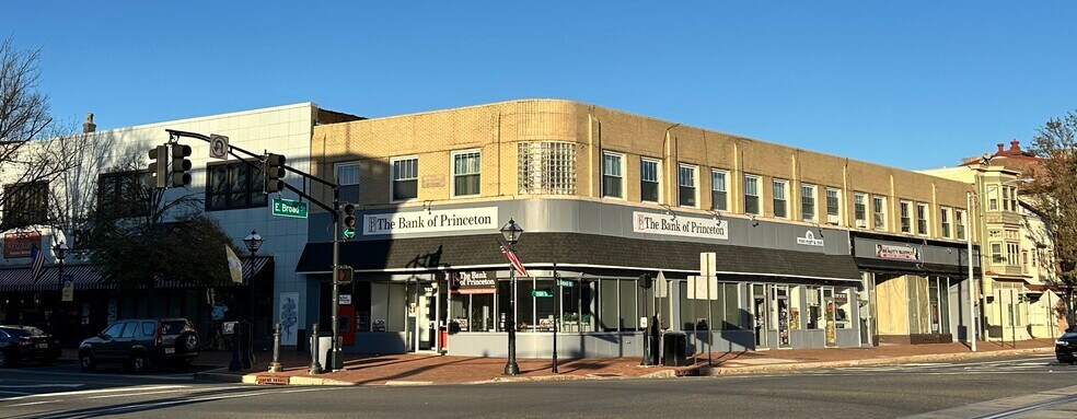 More Photos Of 7 E Broad St, Burlington Apartments For Lease