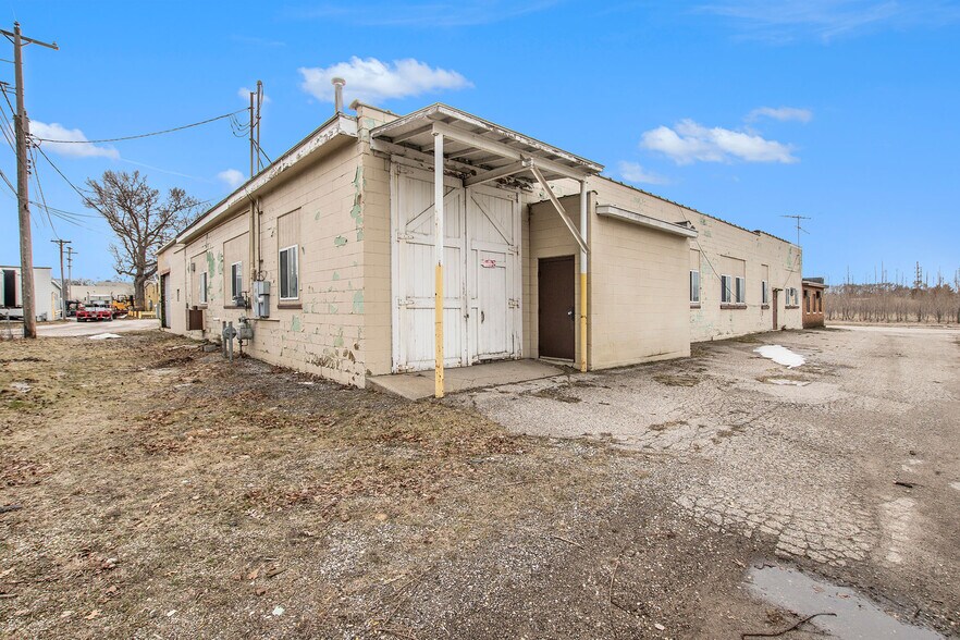 More Photos Of 2632 Park St, Muskegon Heights Warehouse For Sale